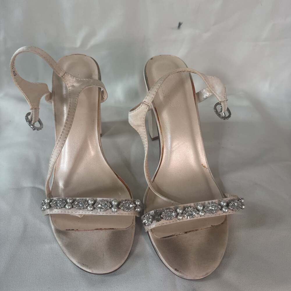 Jewel Badgley Mischka Champagne Block Heels
